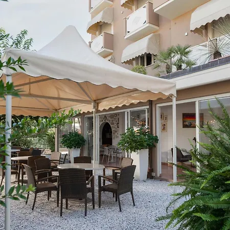 Azzurra Otel Marina di Pietrasanta