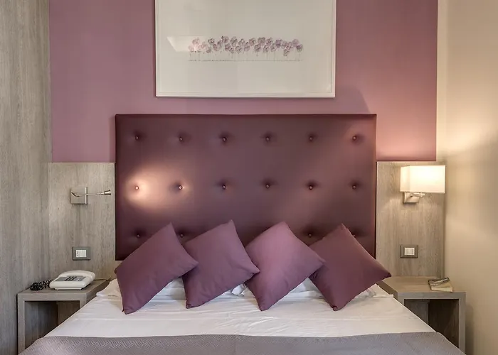 Azzurra 마리아나디피에트라산타